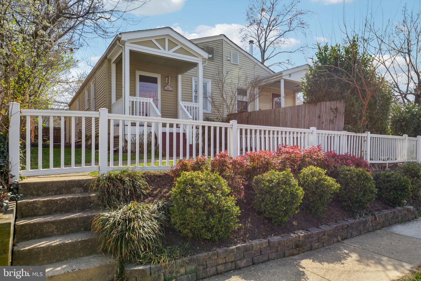 39 E REED AVE, ALEXANDRIA, Virginia 22305, 2 Bedrooms Bedrooms, ,2 BathroomsBathrooms,Residential,For sale,39 E REED AVE,VAAX2043092 MLS # VAAX2043092