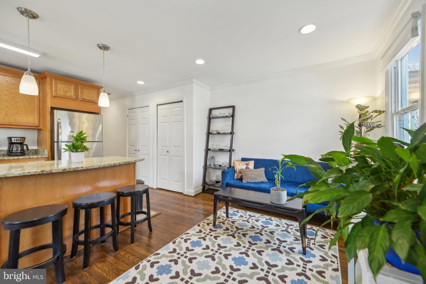 39 E REED AVE, ALEXANDRIA, Virginia 22305, 2 Bedrooms Bedrooms, ,2 BathroomsBathrooms,Residential,For sale,39 E REED AVE,VAAX2043092 MLS # VAAX2043092