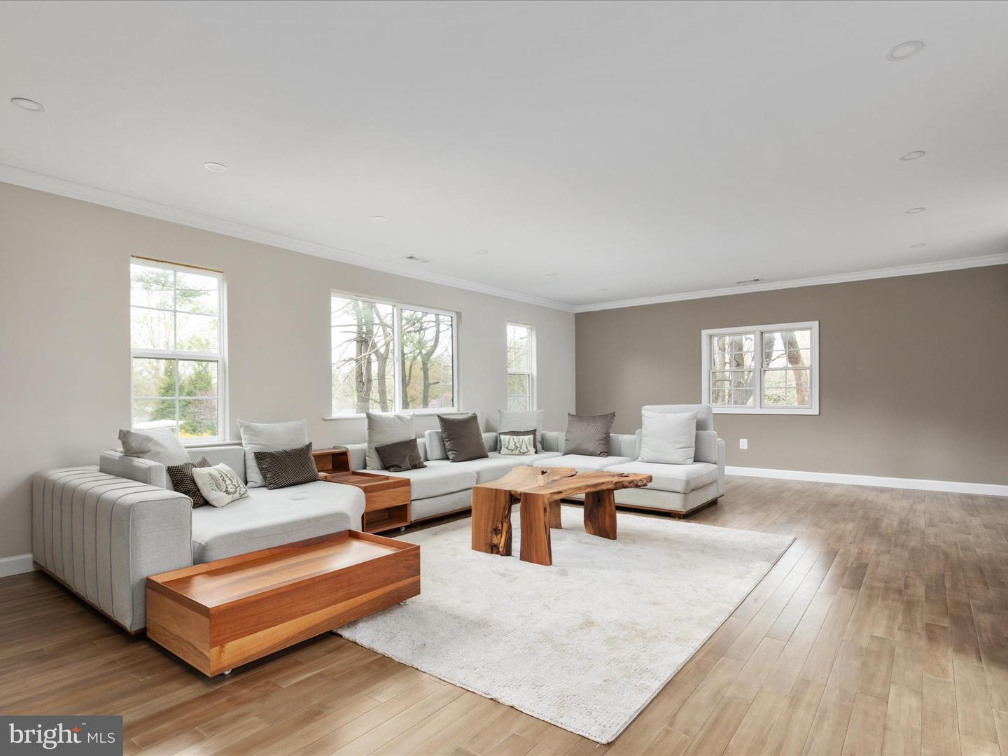 60 N TAVENNER LN, HAMILTON, Virginia 20158, 4 Bedrooms Bedrooms, 9 Rooms Rooms,3 BathroomsBathrooms,Residential,For sale,60 N TAVENNER LN,VALO2091834 MLS # VALO2091834