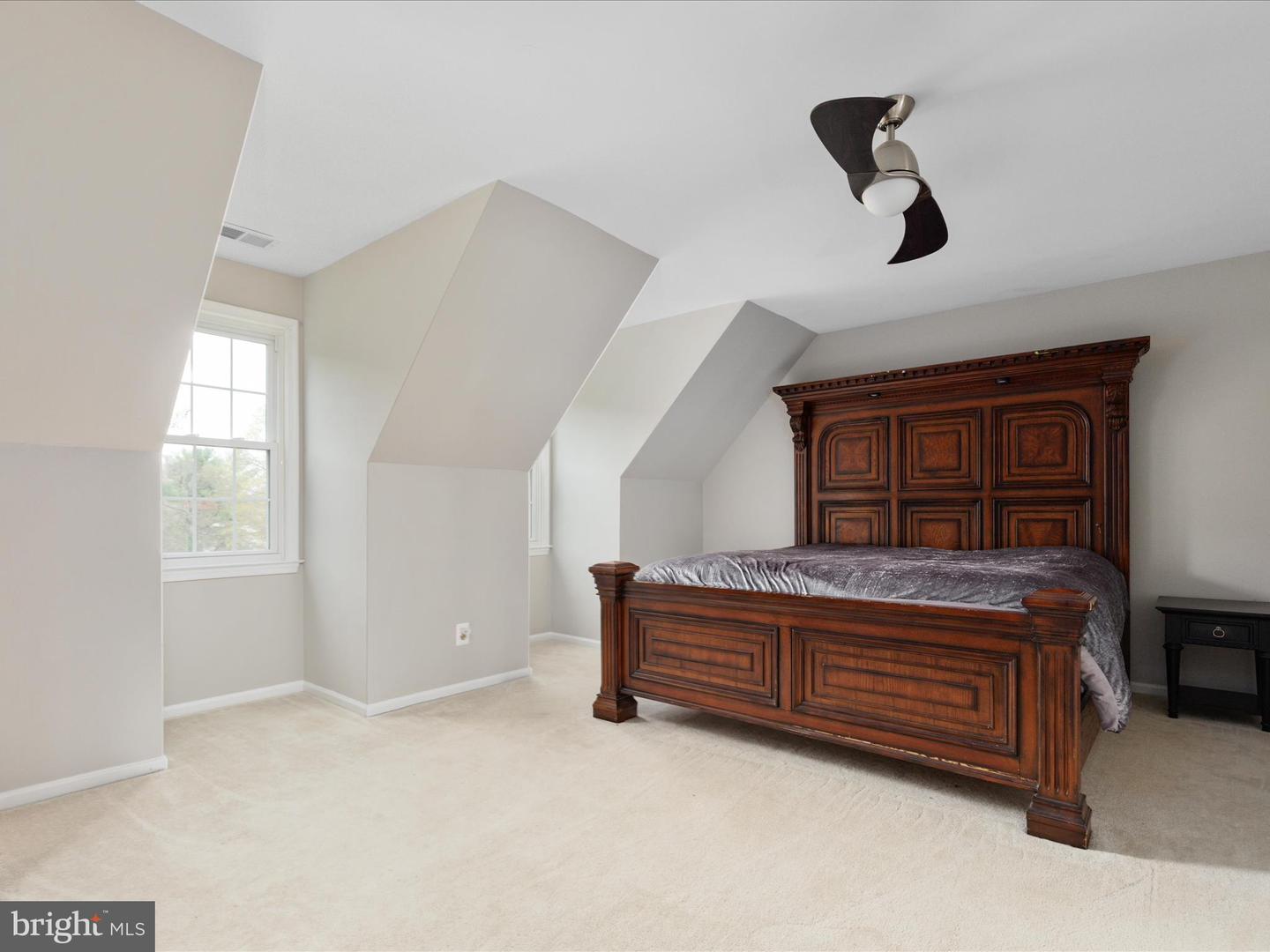 60 N TAVENNER LN, HAMILTON, Virginia 20158, 4 Bedrooms Bedrooms, 9 Rooms Rooms,3 BathroomsBathrooms,Residential,For sale,60 N TAVENNER LN,VALO2091834 MLS # VALO2091834