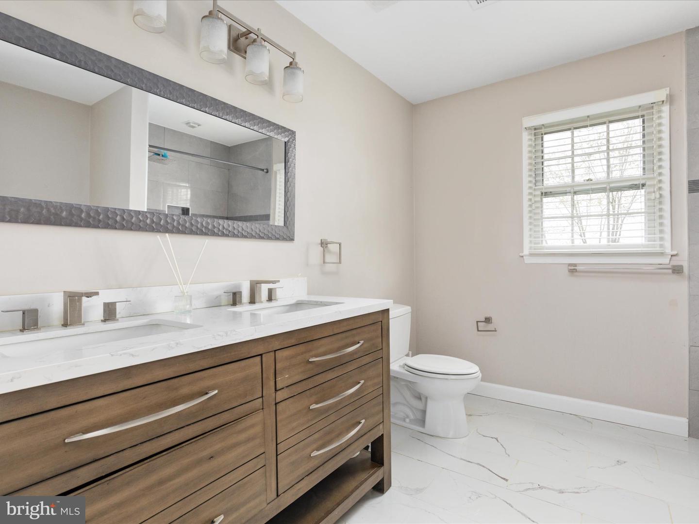60 N TAVENNER LN, HAMILTON, Virginia 20158, 4 Bedrooms Bedrooms, 9 Rooms Rooms,3 BathroomsBathrooms,Residential,For sale,60 N TAVENNER LN,VALO2091834 MLS # VALO2091834