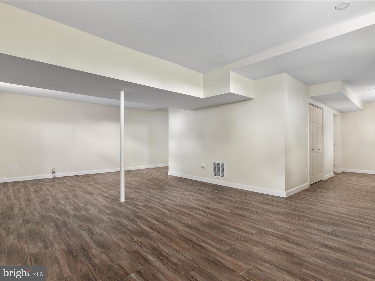 60 N TAVENNER LN, HAMILTON, Virginia 20158, 4 Bedrooms Bedrooms, 9 Rooms Rooms,3 BathroomsBathrooms,Residential,For sale,60 N TAVENNER LN,VALO2091834 MLS # VALO2091834