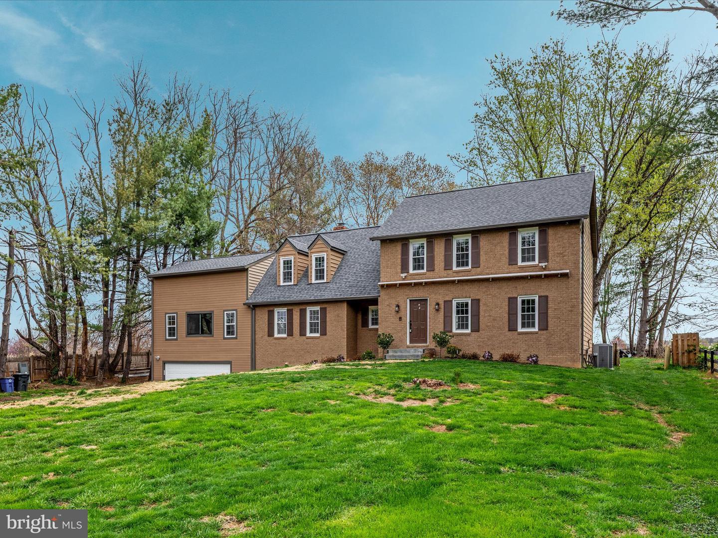 60 N TAVENNER LN, HAMILTON, Virginia 20158, 4 Bedrooms Bedrooms, 9 Rooms Rooms,3 BathroomsBathrooms,Residential,For sale,60 N TAVENNER LN,VALO2091834 MLS # VALO2091834