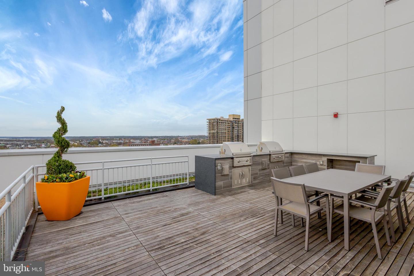 925 N FAIRFAX ST #610, ALEXANDRIA, Virginia 22314, 2 Bedrooms Bedrooms, ,2 BathroomsBathrooms,Residential,For sale,925 N FAIRFAX ST #610,VAAX2043210 MLS # VAAX2043210