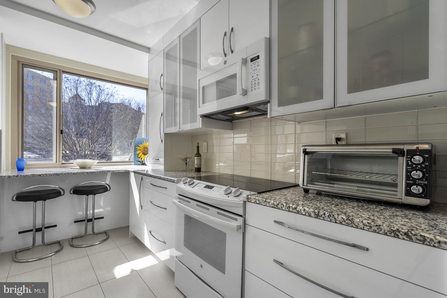 4101 CATHEDRAL AVE NW #611, WASHINGTON, District Of Columbia 20016, 2 Bedrooms Bedrooms, ,2 BathroomsBathrooms,Residential,For sale,4101 CATHEDRAL AVE NW #611,DCDC2192496 MLS # DCDC2192496
