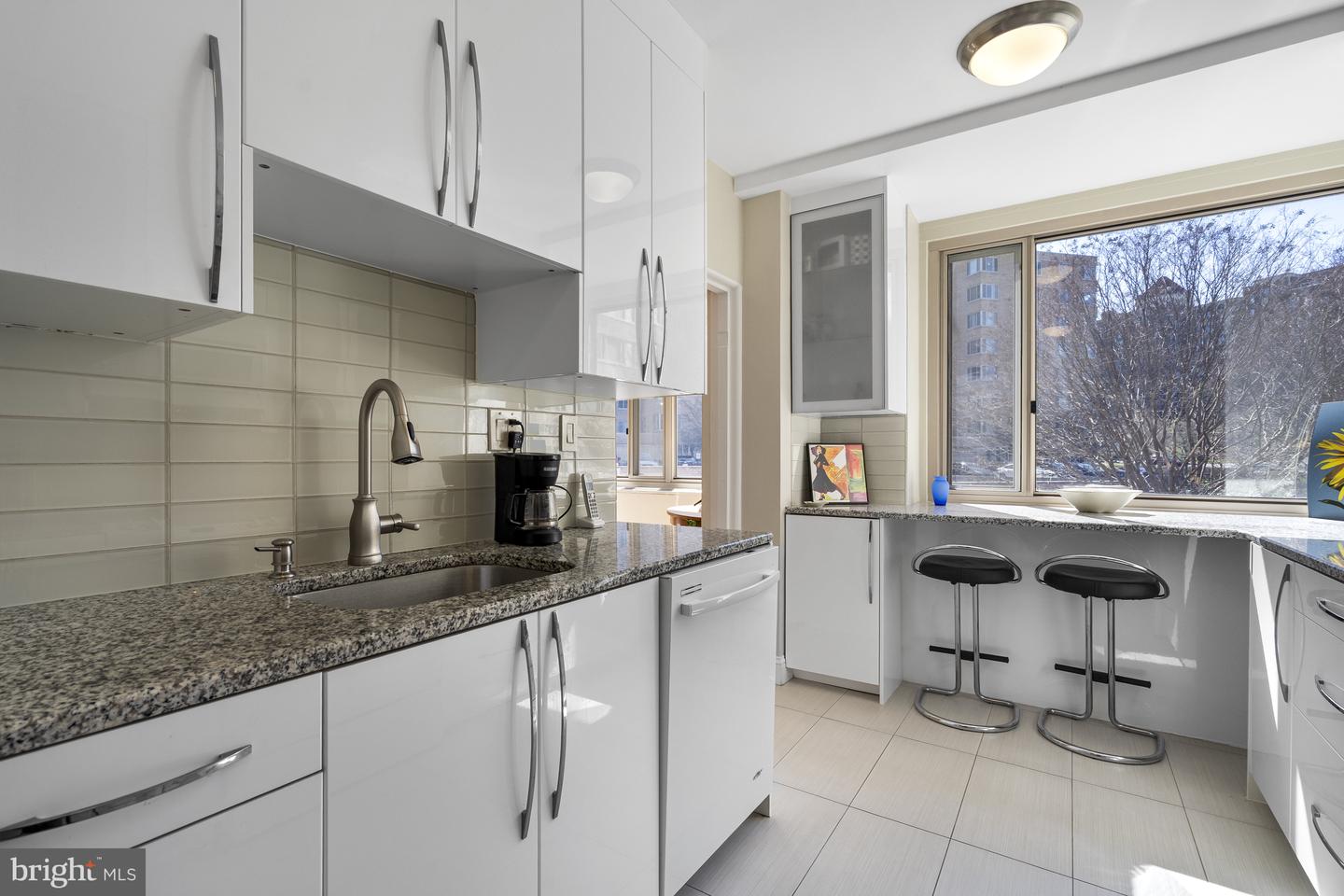 4101 CATHEDRAL AVE NW #611, WASHINGTON, District Of Columbia 20016, 2 Bedrooms Bedrooms, ,2 BathroomsBathrooms,Residential,For sale,4101 CATHEDRAL AVE NW #611,DCDC2192496 MLS # DCDC2192496