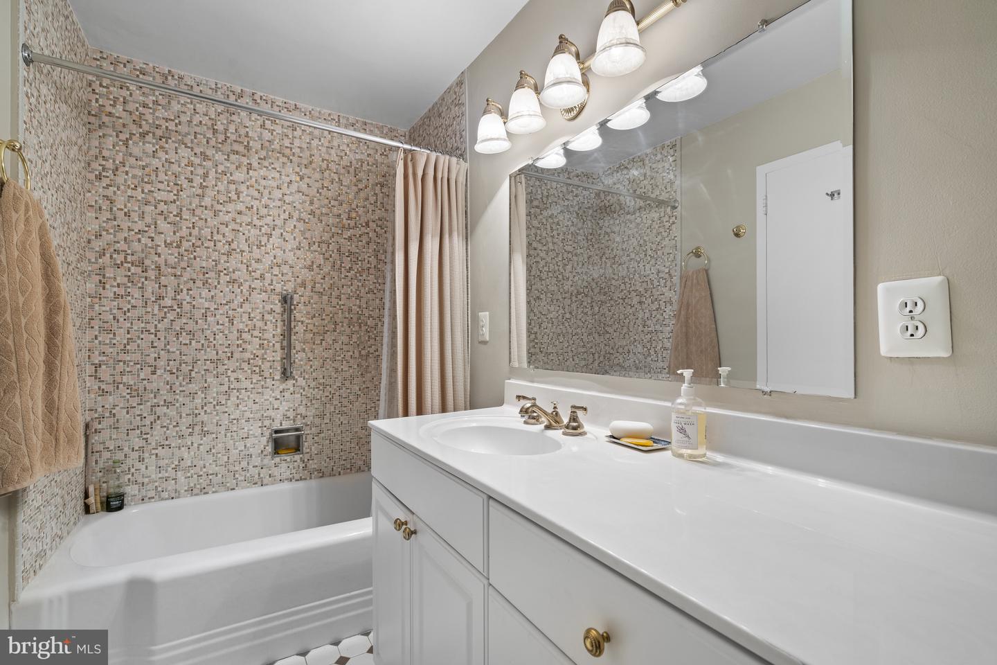 4101 CATHEDRAL AVE NW #611, WASHINGTON, District Of Columbia 20016, 2 Bedrooms Bedrooms, ,2 BathroomsBathrooms,Residential,For sale,4101 CATHEDRAL AVE NW #611,DCDC2192496 MLS # DCDC2192496