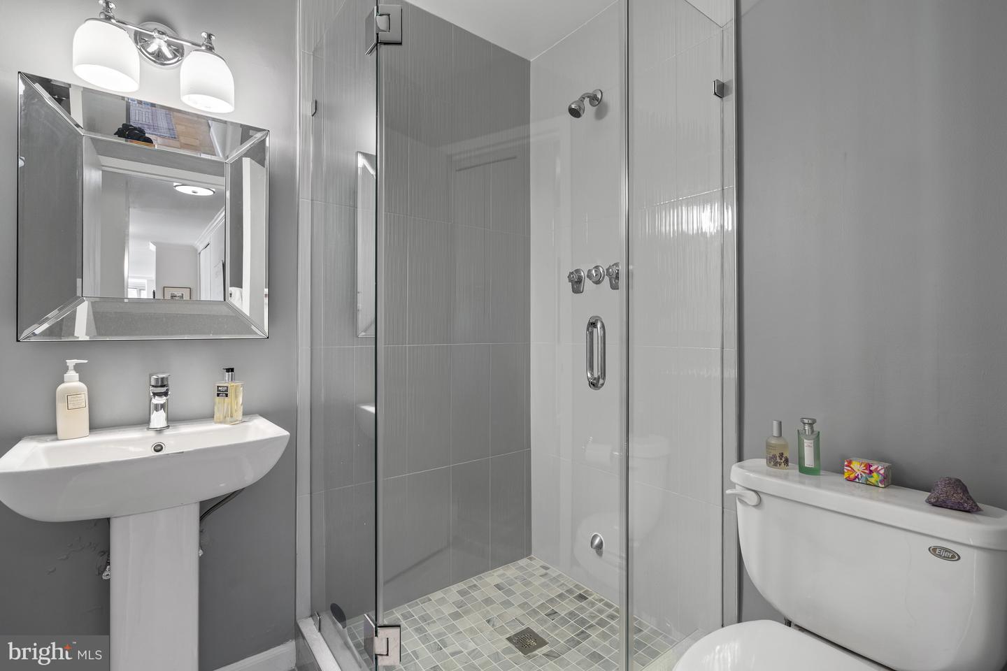 4101 CATHEDRAL AVE NW #611, WASHINGTON, District Of Columbia 20016, 2 Bedrooms Bedrooms, ,2 BathroomsBathrooms,Residential,For sale,4101 CATHEDRAL AVE NW #611,DCDC2192496 MLS # DCDC2192496