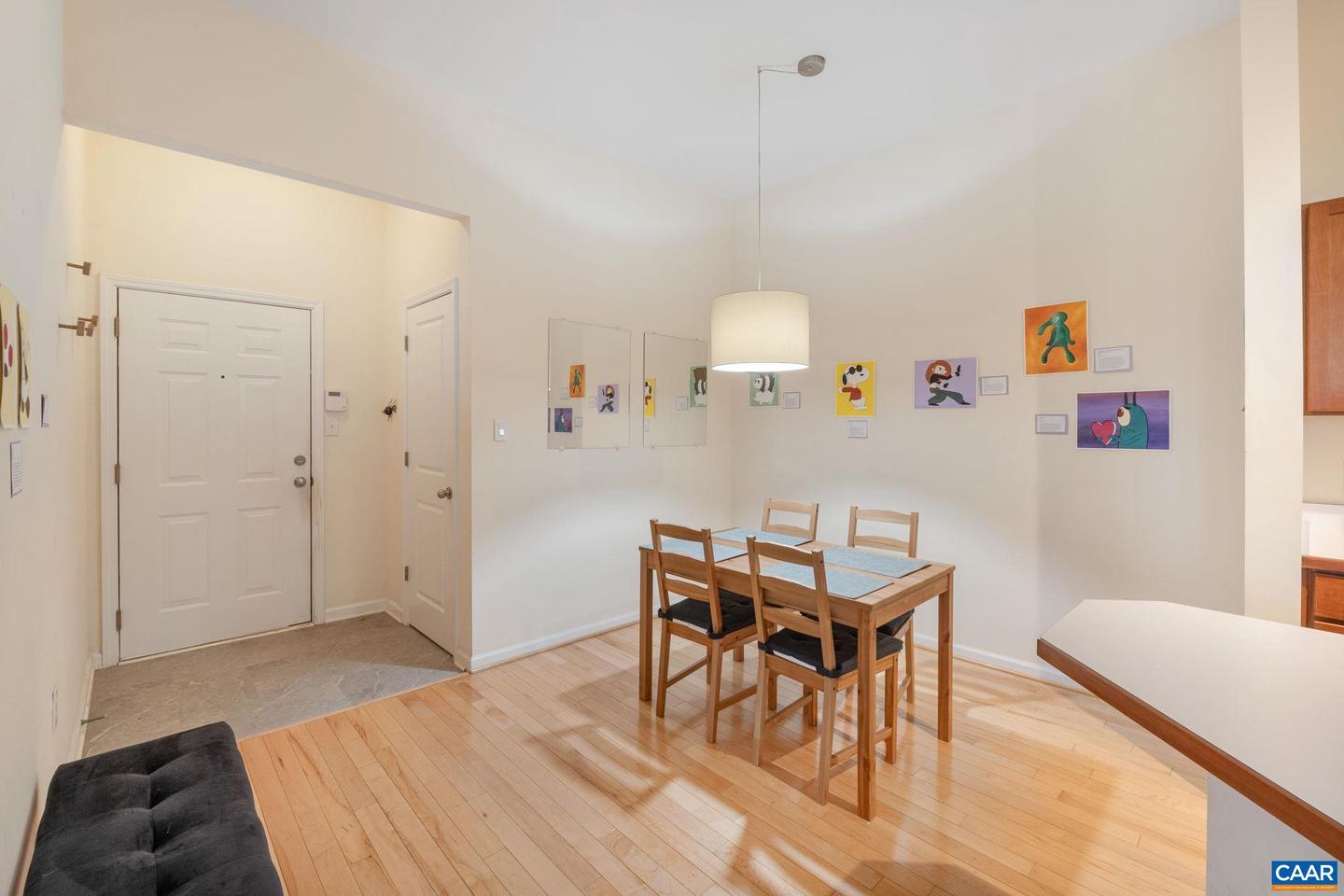 750 WALKER SQ #4B, CHARLOTTESVILLE, Virginia 22903, 1 Bedroom Bedrooms, ,1 BathroomBathrooms,Residential,For sale,750 WALKER SQ #4B,662559 MLS # 662559