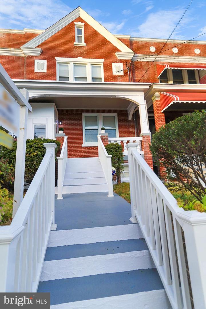 325 MADISON ST NW, WASHINGTON, District Of Columbia 20011, 3 Bedrooms Bedrooms, ,1 BathroomBathrooms,Residential,For sale,325 MADISON ST NW,DCDC2193126 MLS # DCDC2193126