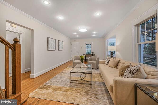 5816 MACARTHUR BLVD NW, WASHINGTON, District Of Columbia 20016, 5 Bedrooms Bedrooms, ,5 BathroomsBathrooms,Residential,For sale,5816 MACARTHUR BLVD NW,DCDC2193070 MLS # DCDC2193070