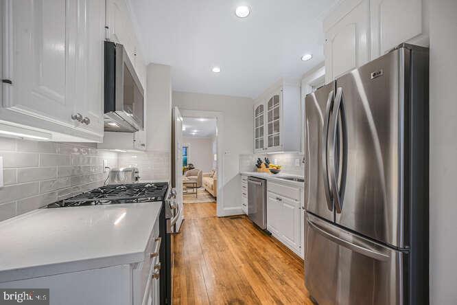5816 MACARTHUR BLVD NW, WASHINGTON, District Of Columbia 20016, 5 Bedrooms Bedrooms, ,5 BathroomsBathrooms,Residential,For sale,5816 MACARTHUR BLVD NW,DCDC2193070 MLS # DCDC2193070