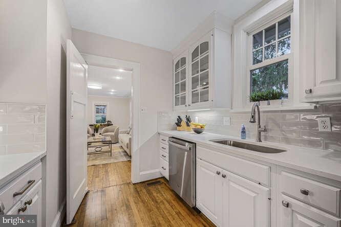 5816 MACARTHUR BLVD NW, WASHINGTON, District Of Columbia 20016, 5 Bedrooms Bedrooms, ,5 BathroomsBathrooms,Residential,For sale,5816 MACARTHUR BLVD NW,DCDC2193070 MLS # DCDC2193070