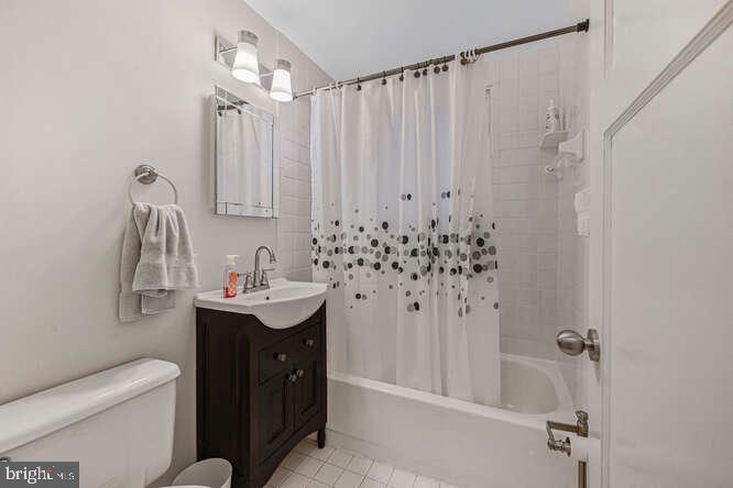 5816 MACARTHUR BLVD NW, WASHINGTON, District Of Columbia 20016, 5 Bedrooms Bedrooms, ,5 BathroomsBathrooms,Residential,For sale,5816 MACARTHUR BLVD NW,DCDC2193070 MLS # DCDC2193070