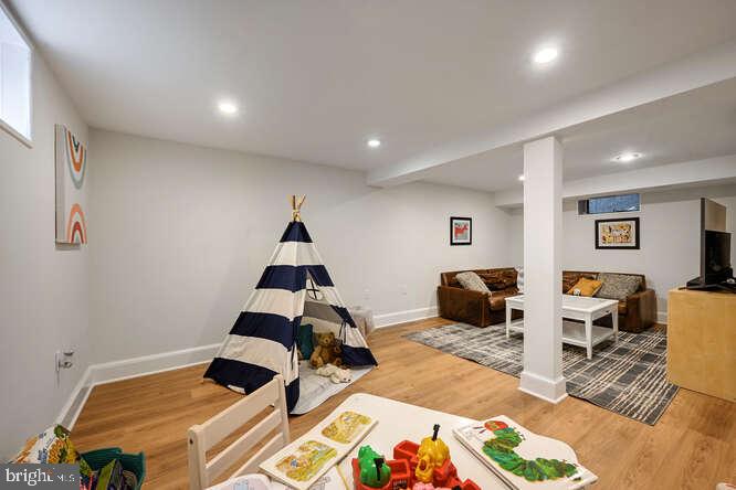 5816 MACARTHUR BLVD NW, WASHINGTON, District Of Columbia 20016, 5 Bedrooms Bedrooms, ,5 BathroomsBathrooms,Residential,For sale,5816 MACARTHUR BLVD NW,DCDC2193070 MLS # DCDC2193070