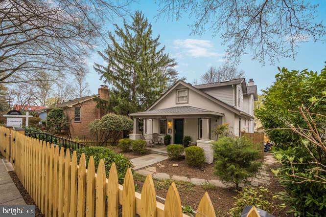 5816 MACARTHUR BLVD NW, WASHINGTON, District Of Columbia 20016, 5 Bedrooms Bedrooms, ,5 BathroomsBathrooms,Residential,For sale,5816 MACARTHUR BLVD NW,DCDC2193070 MLS # DCDC2193070