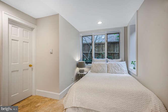 5816 MACARTHUR BLVD NW, WASHINGTON, District Of Columbia 20016, 5 Bedrooms Bedrooms, ,5 BathroomsBathrooms,Residential,For sale,5816 MACARTHUR BLVD NW,DCDC2193070 MLS # DCDC2193070