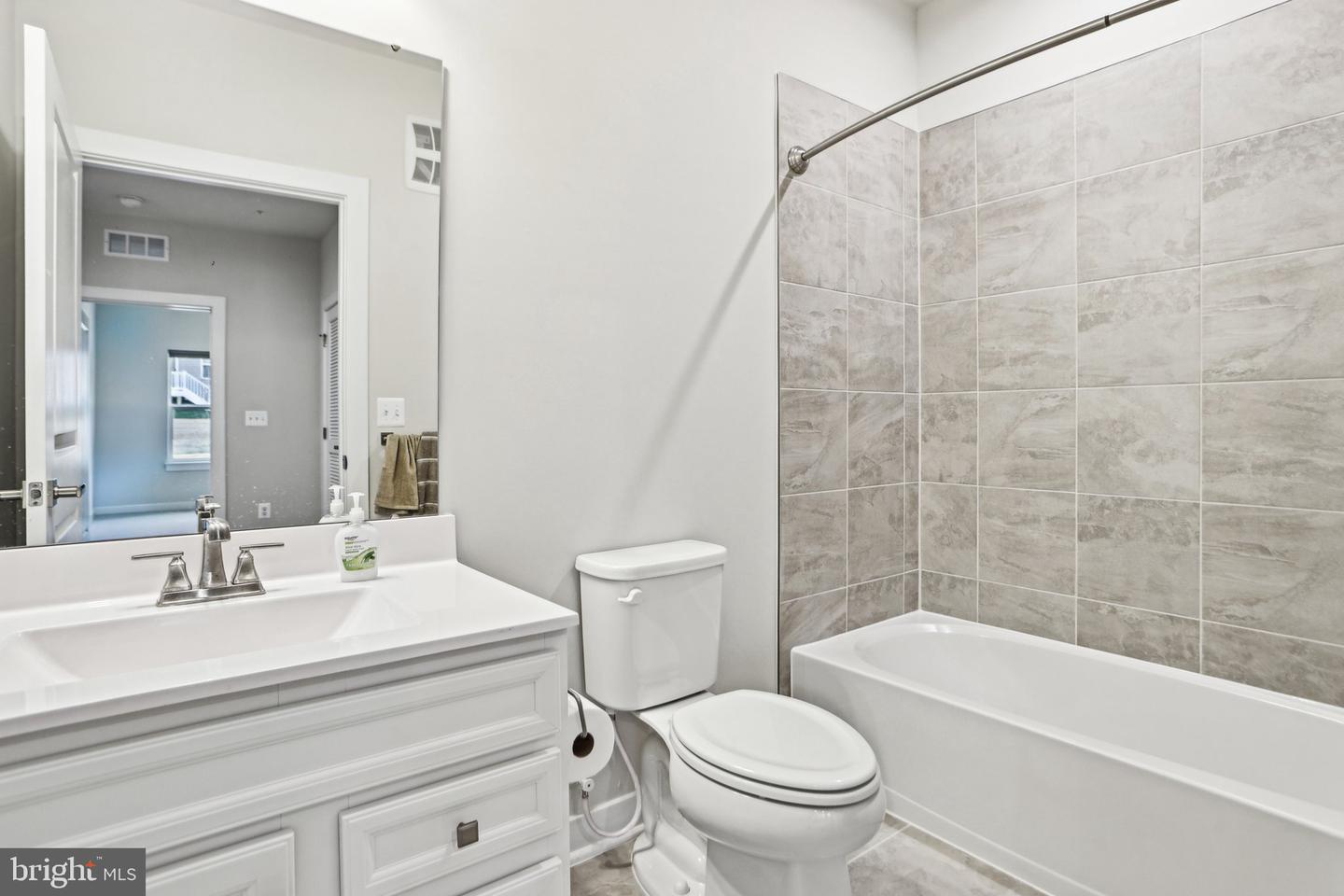 21460 MOUNT STERLING TER #103, STERLING, Virginia 20164, 2 Bedrooms Bedrooms, ,2 BathroomsBathrooms,Residential,For sale,21460 MOUNT STERLING TER #103,VALO2092792 MLS # VALO2092792