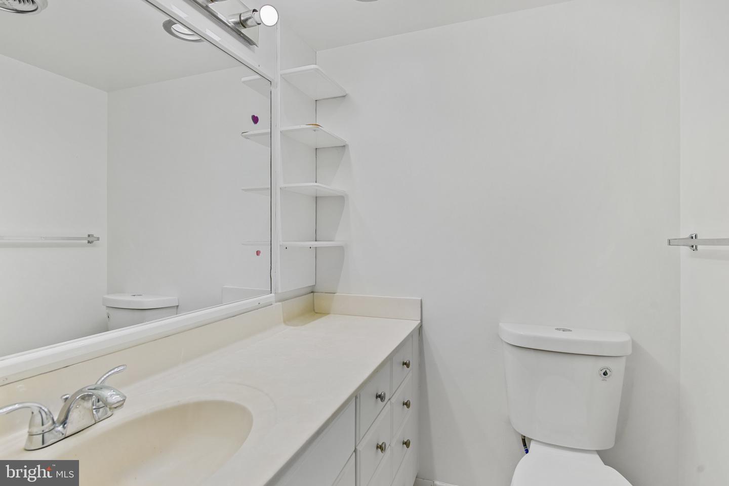 11212 CHESTNUT GROVE SQ #313, RESTON, Virginia 20190, 2 Bedrooms Bedrooms, ,1 BathroomBathrooms,Residential,For sale,11212 CHESTNUT GROVE SQ #313,VAFX2231706 MLS # VAFX2231706