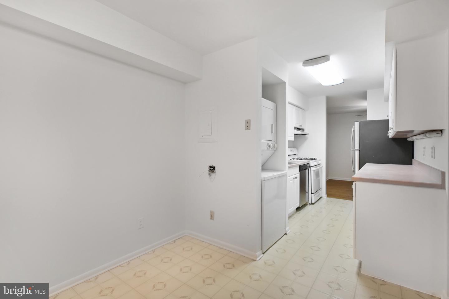 11212 CHESTNUT GROVE SQ #313, RESTON, Virginia 20190, 2 Bedrooms Bedrooms, ,1 BathroomBathrooms,Residential,For sale,11212 CHESTNUT GROVE SQ #313,VAFX2231706 MLS # VAFX2231706
