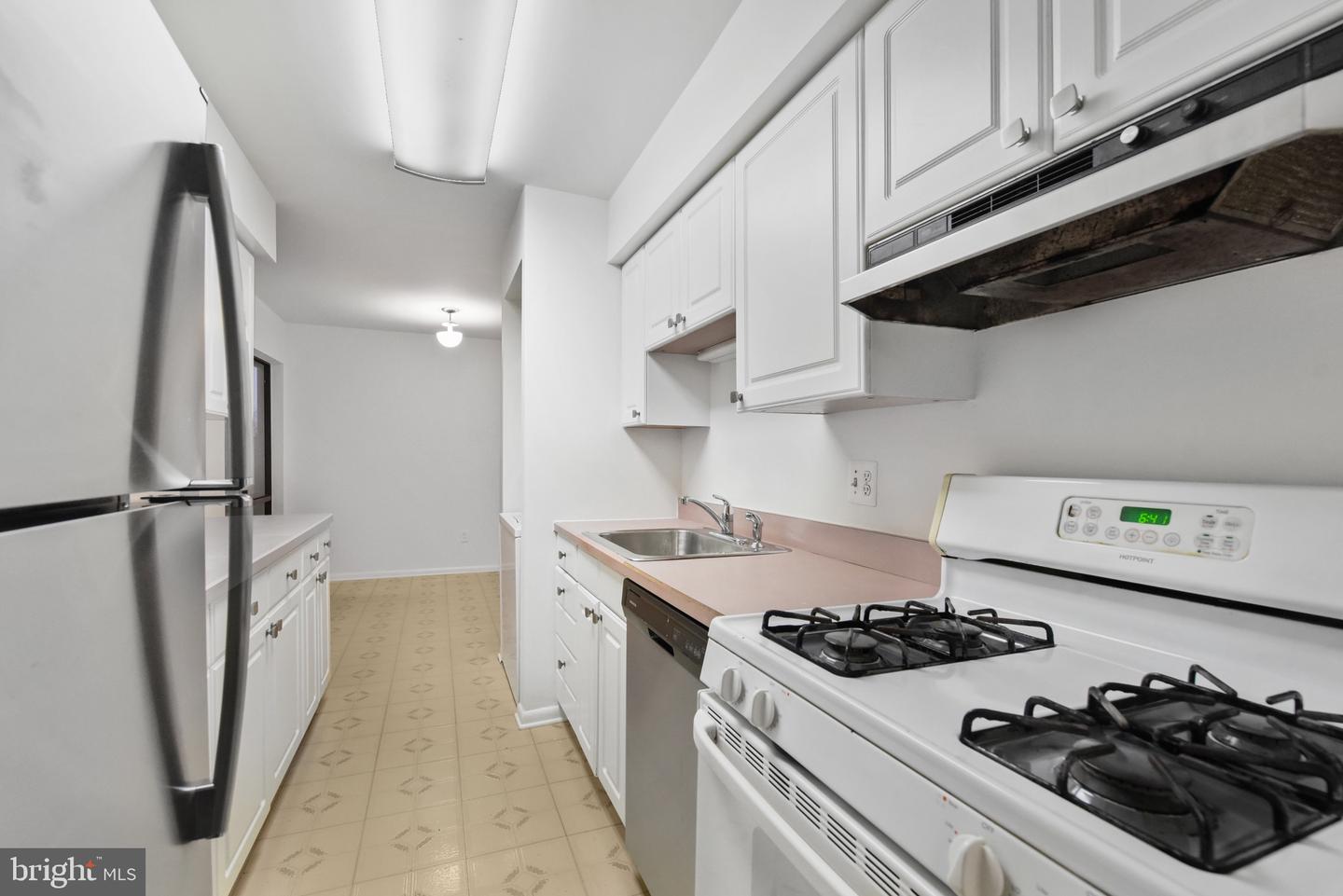 11212 CHESTNUT GROVE SQ #313, RESTON, Virginia 20190, 2 Bedrooms Bedrooms, ,1 BathroomBathrooms,Residential,For sale,11212 CHESTNUT GROVE SQ #313,VAFX2231706 MLS # VAFX2231706
