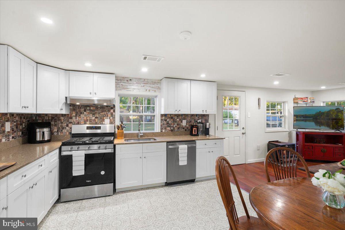 95 MAIN ST, STAFFORD, Virginia 22554, 2 Bedrooms Bedrooms, ,2 BathroomsBathrooms,Residential,For sale,95 MAIN ST,VAST2037470 MLS # VAST2037470