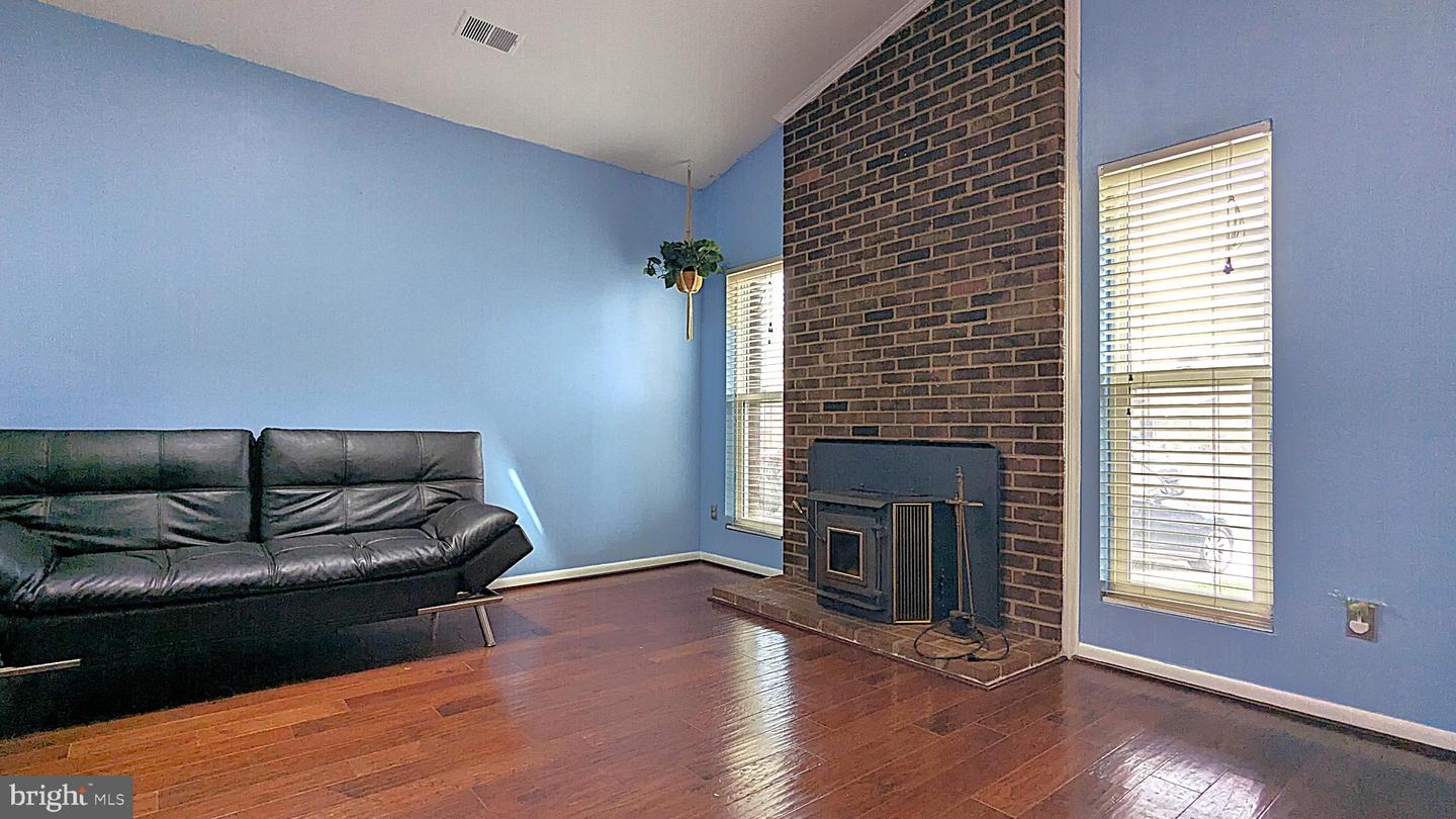 316 HANFORD CT, STERLING, Virginia 20164, 4 Bedrooms Bedrooms, ,3 BathroomsBathrooms,Residential,For sale,316 HANFORD CT,VALO2092938 MLS # VALO2092938