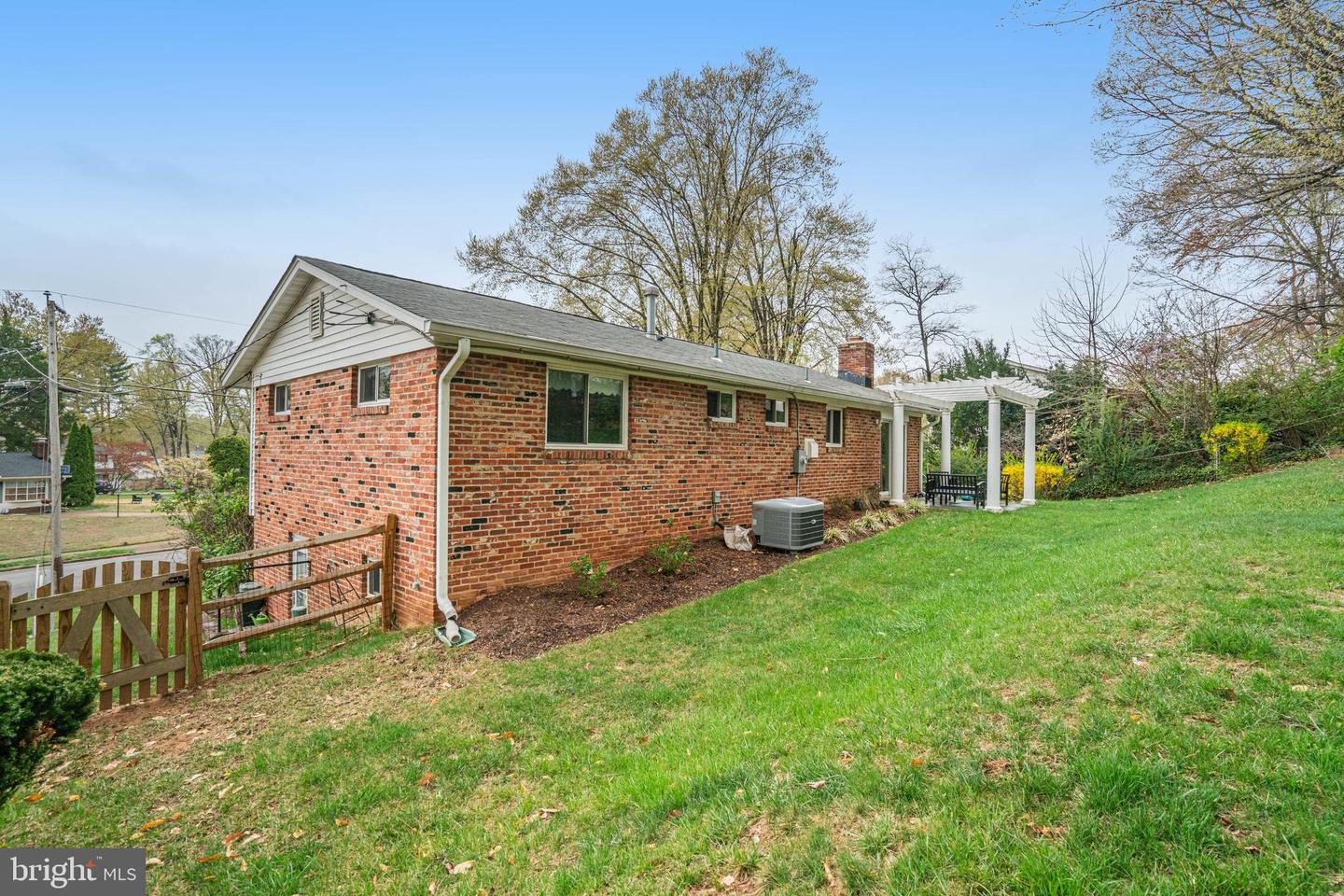 8618 KENILWORTH DR, SPRINGFIELD, Virginia 22151, 4 Bedrooms Bedrooms, ,2 BathroomsBathrooms,Residential,For sale,8618 KENILWORTH DR,VAFX2231952 MLS # VAFX2231952