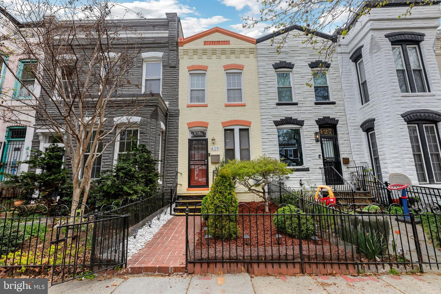 429 Q ST NW, WASHINGTON, District Of Columbia 20001, 2 Bedrooms Bedrooms, ,2 BathroomsBathrooms,Residential,For sale,429 Q ST NW,DCDC2193786 MLS # DCDC2193786