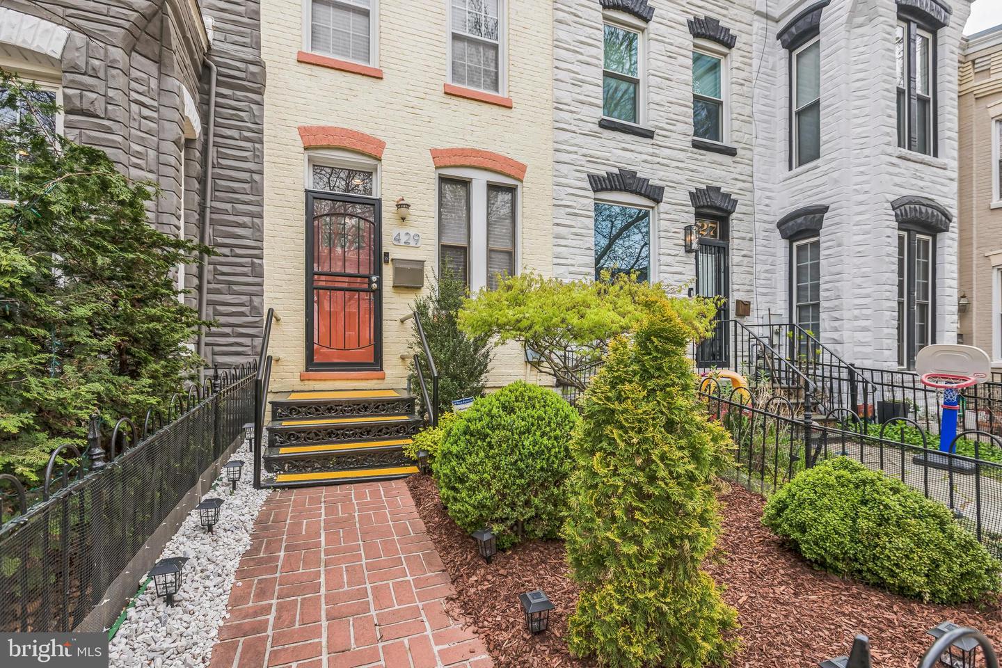 429 Q ST NW, WASHINGTON, District Of Columbia 20001, 2 Bedrooms Bedrooms, ,2 BathroomsBathrooms,Residential,For sale,429 Q ST NW,DCDC2193786 MLS # DCDC2193786