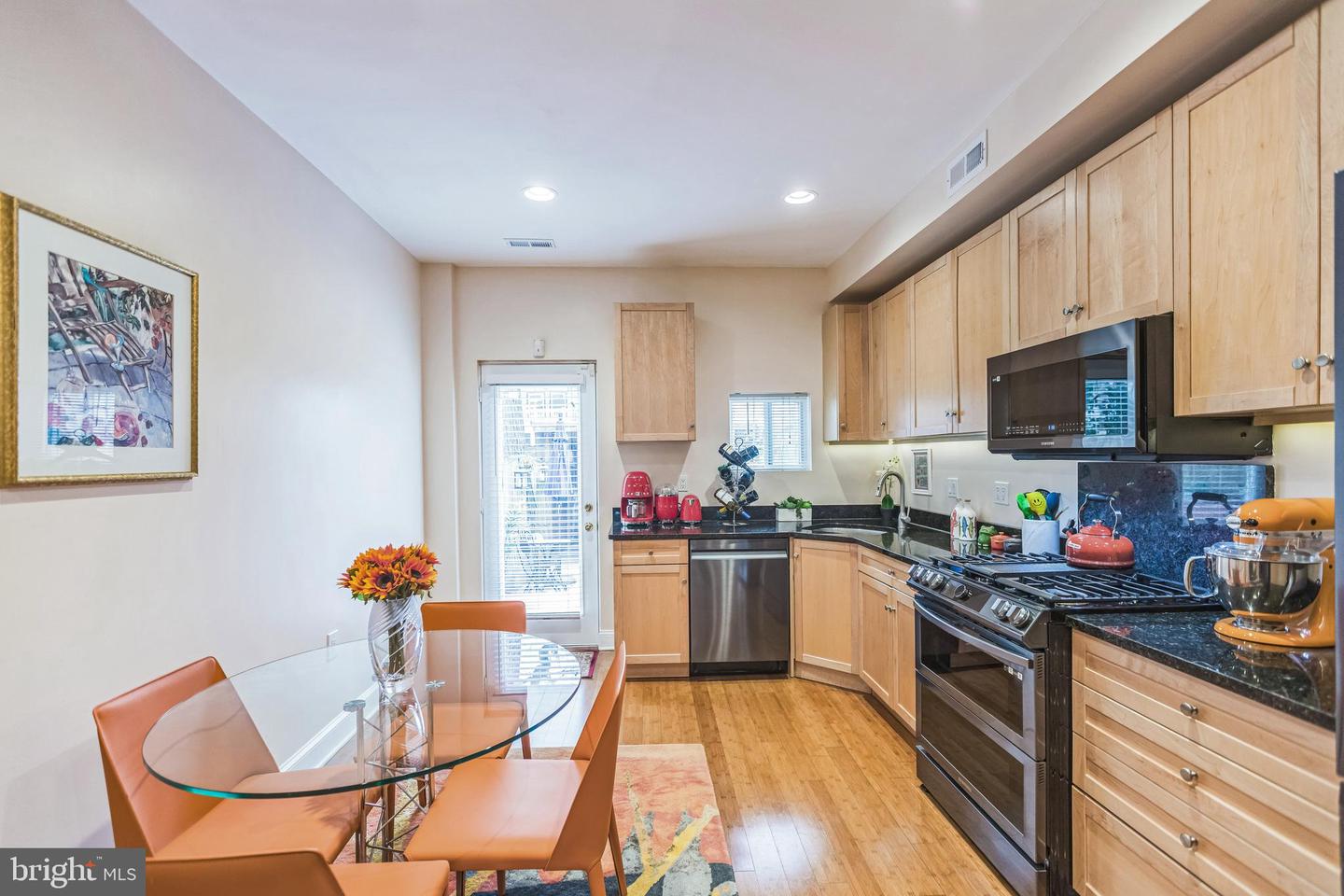 429 Q ST NW, WASHINGTON, District Of Columbia 20001, 2 Bedrooms Bedrooms, ,2 BathroomsBathrooms,Residential,For sale,429 Q ST NW,DCDC2193786 MLS # DCDC2193786