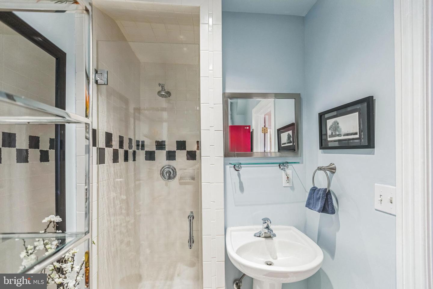429 Q ST NW, WASHINGTON, District Of Columbia 20001, 2 Bedrooms Bedrooms, ,2 BathroomsBathrooms,Residential,For sale,429 Q ST NW,DCDC2193786 MLS # DCDC2193786
