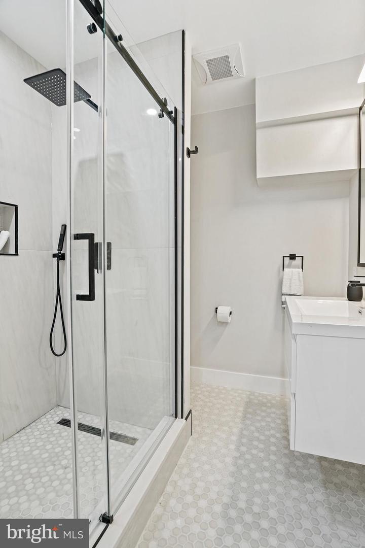 719 QUEBEC PL NW, WASHINGTON, District Of Columbia 20010, 7 Bedrooms Bedrooms, ,4 BathroomsBathrooms,Residential,For sale,719 QUEBEC PL NW,DCDC2193880 MLS # DCDC2193880