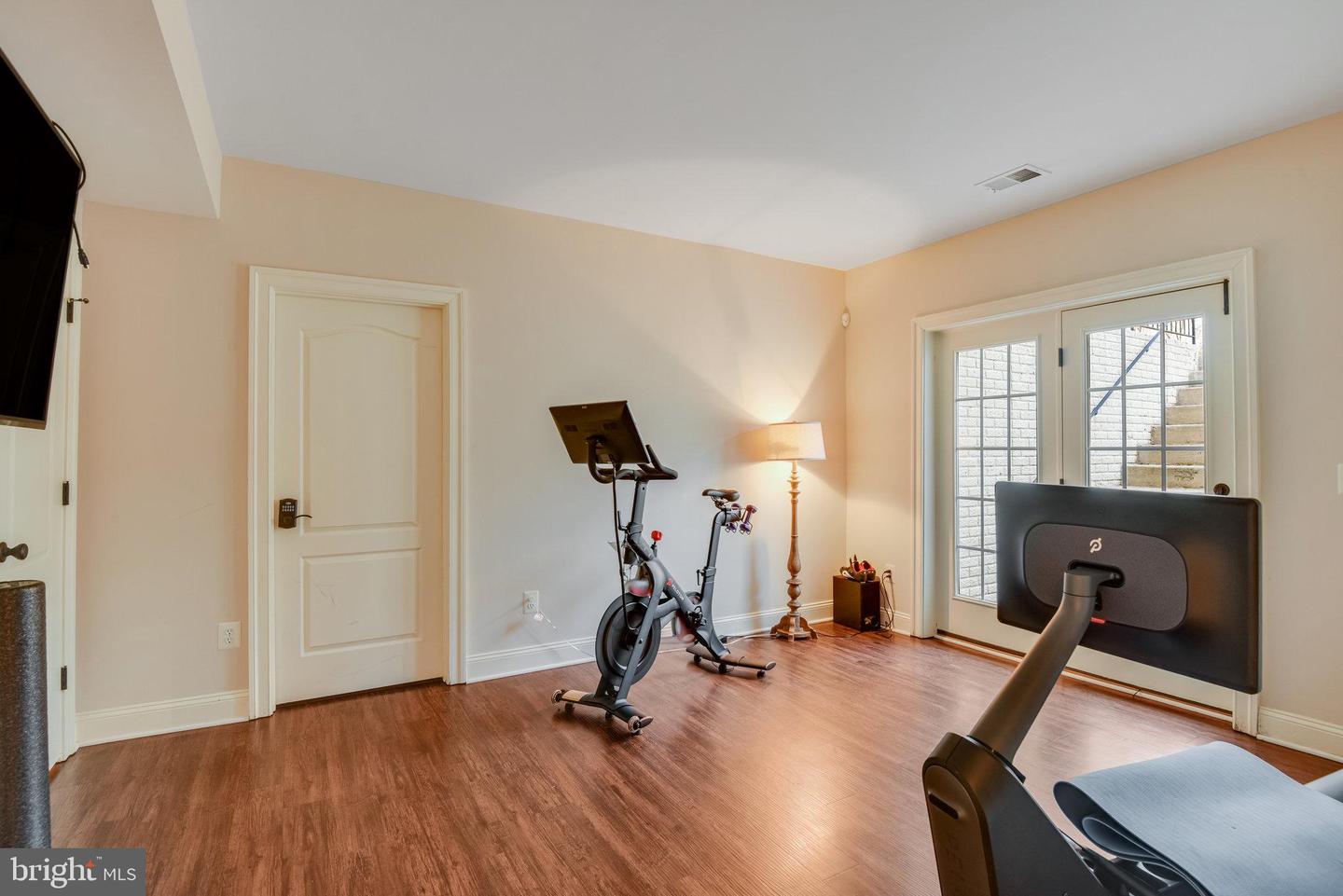 3449 FAWN WOOD LN, FAIRFAX, Virginia 22033, 5 Bedrooms Bedrooms, ,5 BathroomsBathrooms,Residential,For sale,3449 FAWN WOOD LN,VAFX2232170 MLS # VAFX2232170