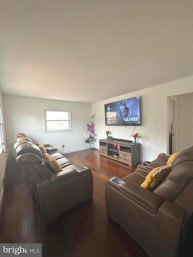 107 LUXOR ST, MANASSAS PARK, Virginia 20111, 3 Bedrooms Bedrooms, ,2 BathroomsBathrooms,Residential,For sale,107 LUXOR ST,VAMP2002932 MLS # VAMP2002932