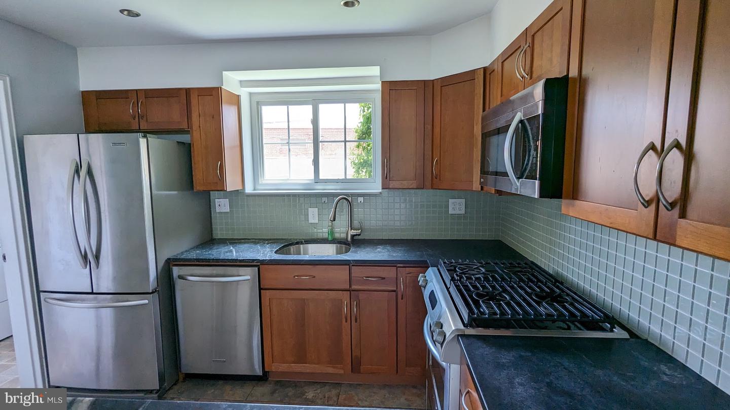 3735 JASON AVE, ALEXANDRIA, Virginia 22302, 2 Bedrooms Bedrooms, ,1 BathroomBathrooms,Residential,For sale,3735 JASON AVE,VAAX2043266 MLS # VAAX2043266