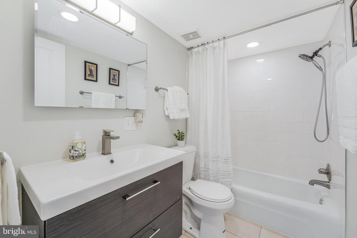 3000 7TH ST NE #101, WASHINGTON, District Of Columbia 20017, 2 Bedrooms Bedrooms, ,1 BathroomBathrooms,Residential,For sale,3000 7TH ST NE #101,DCDC2193464 MLS # DCDC2193464