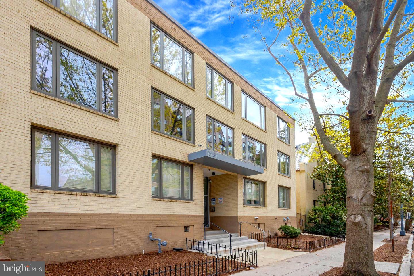 2639 15TH ST NW #B2, WASHINGTON, District Of Columbia 20009, 1 Bedroom Bedrooms, ,1 BathroomBathrooms,Residential,For sale,2639 15TH ST NW #B2,DCDC2192950 MLS # DCDC2192950