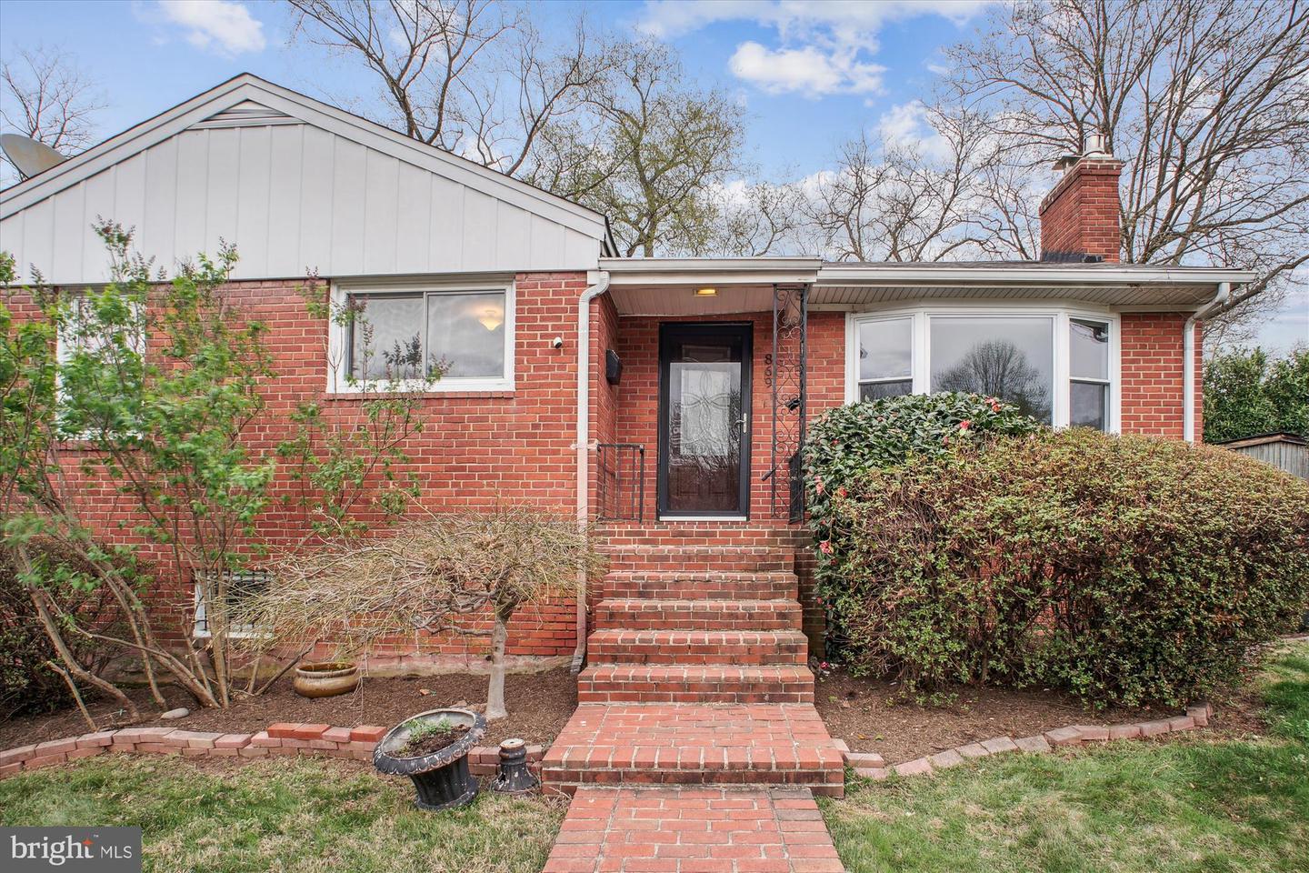 869 PATRICK HENRY DR, ARLINGTON, Virginia 22205, 4 Bedrooms Bedrooms, ,2 BathroomsBathrooms,Residential,For sale,869 PATRICK HENRY DR,VAAR2055584 MLS # VAAR2055584