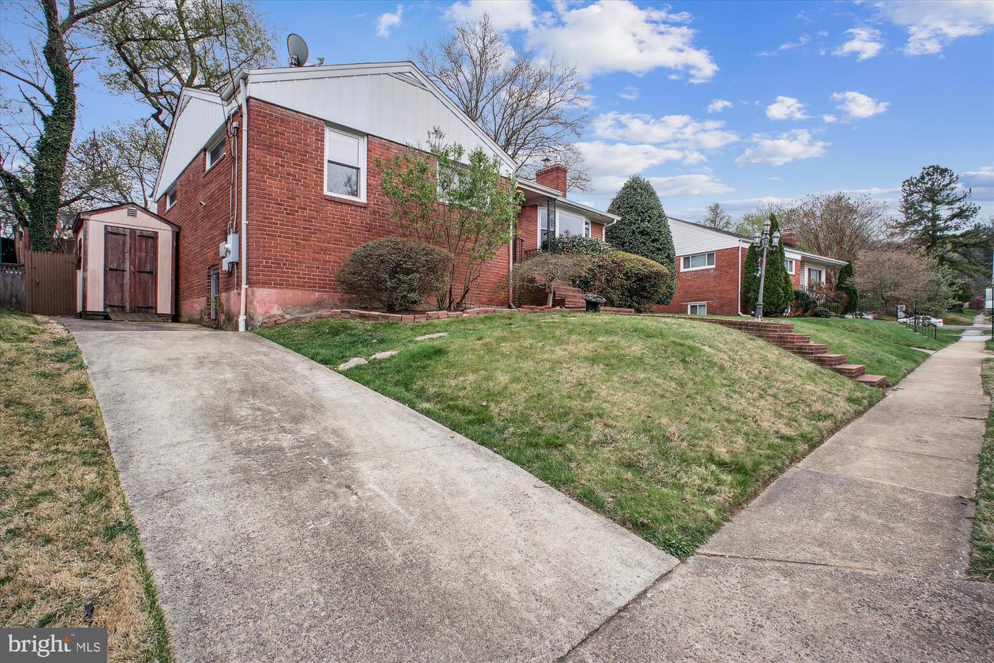 869 PATRICK HENRY DR, ARLINGTON, Virginia 22205, 4 Bedrooms Bedrooms, ,2 BathroomsBathrooms,Residential,For sale,869 PATRICK HENRY DR,VAAR2055584 MLS # VAAR2055584