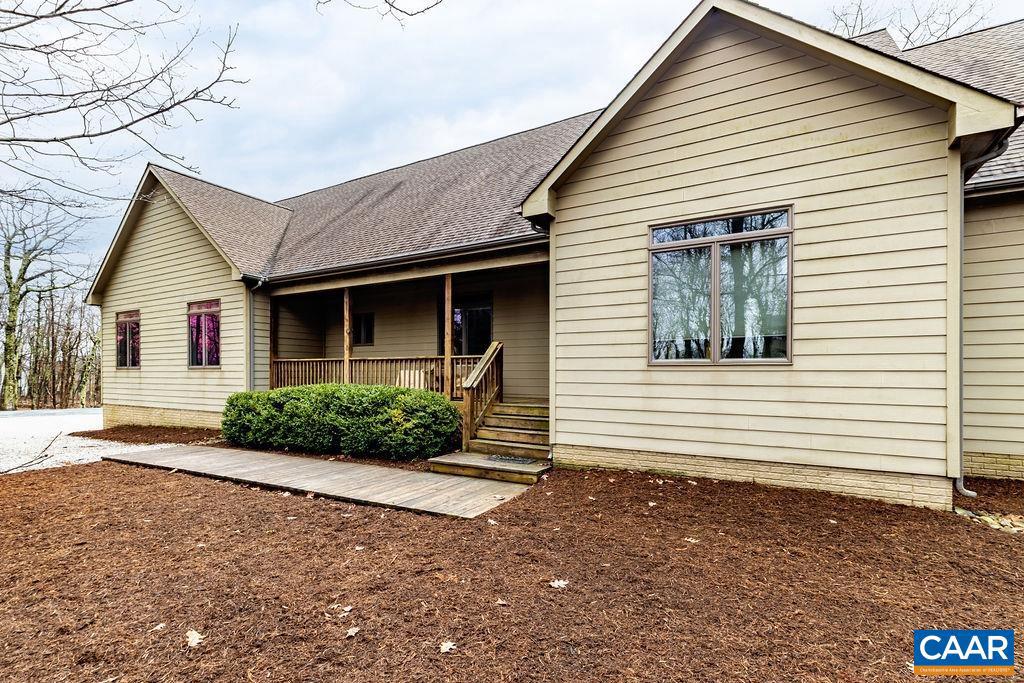 16 RIDGE LN, WINTERGREEN RESORT, Virginia 22967, 4 Bedrooms Bedrooms, ,3 BathroomsBathrooms,Residential,For sale,16 RIDGE LN,662820 MLS # 662820