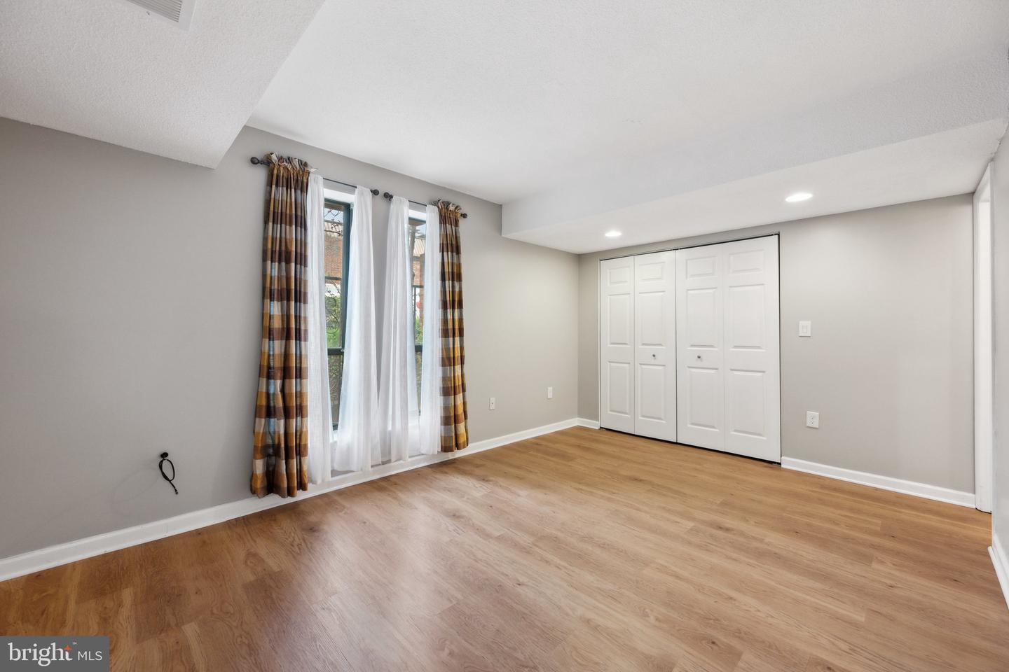 574 BRUMMEL CT NW #574, WASHINGTON, District Of Columbia 20012, 2 Bedrooms Bedrooms, ,2 BathroomsBathrooms,Residential,For sale,574 BRUMMEL CT NW #574,DCDC2194102 MLS # DCDC2194102