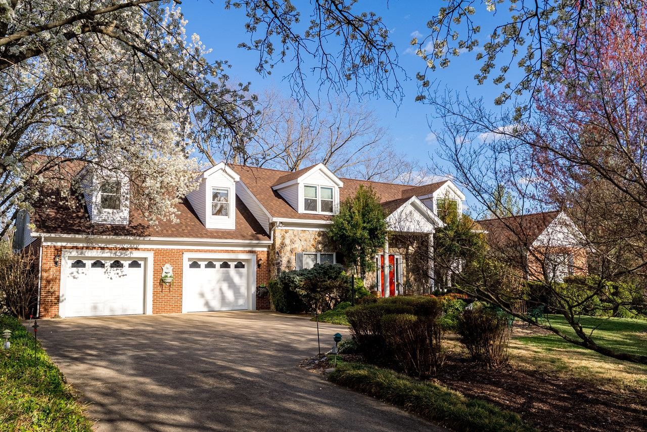 22 MANOR DR, EDINBURG, Virginia 22824, 4 Bedrooms Bedrooms, ,2 BathroomsBathrooms,Residential,22 MANOR DR,662830 MLS # 662830