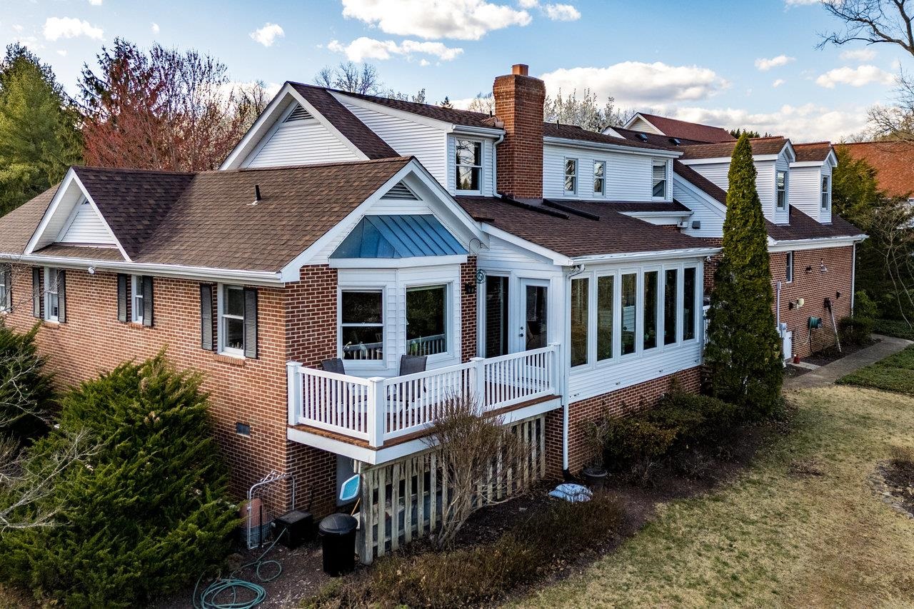 22 MANOR DR, EDINBURG, Virginia 22824, 4 Bedrooms Bedrooms, ,2 BathroomsBathrooms,Residential,22 MANOR DR,662830 MLS # 662830