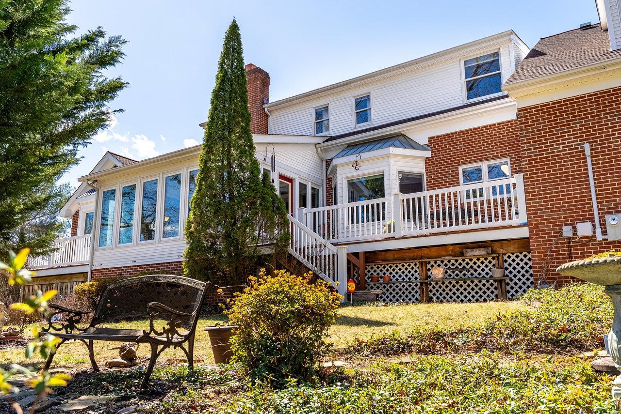 22 MANOR DR, EDINBURG, Virginia 22824, 4 Bedrooms Bedrooms, ,2 BathroomsBathrooms,Residential,22 MANOR DR,662830 MLS # 662830