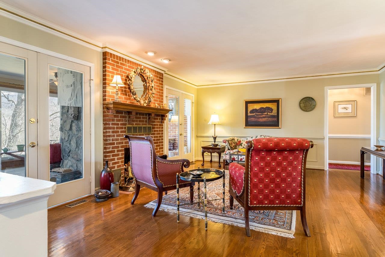 22 MANOR DR, EDINBURG, Virginia 22824, 4 Bedrooms Bedrooms, ,2 BathroomsBathrooms,Residential,22 MANOR DR,662830 MLS # 662830