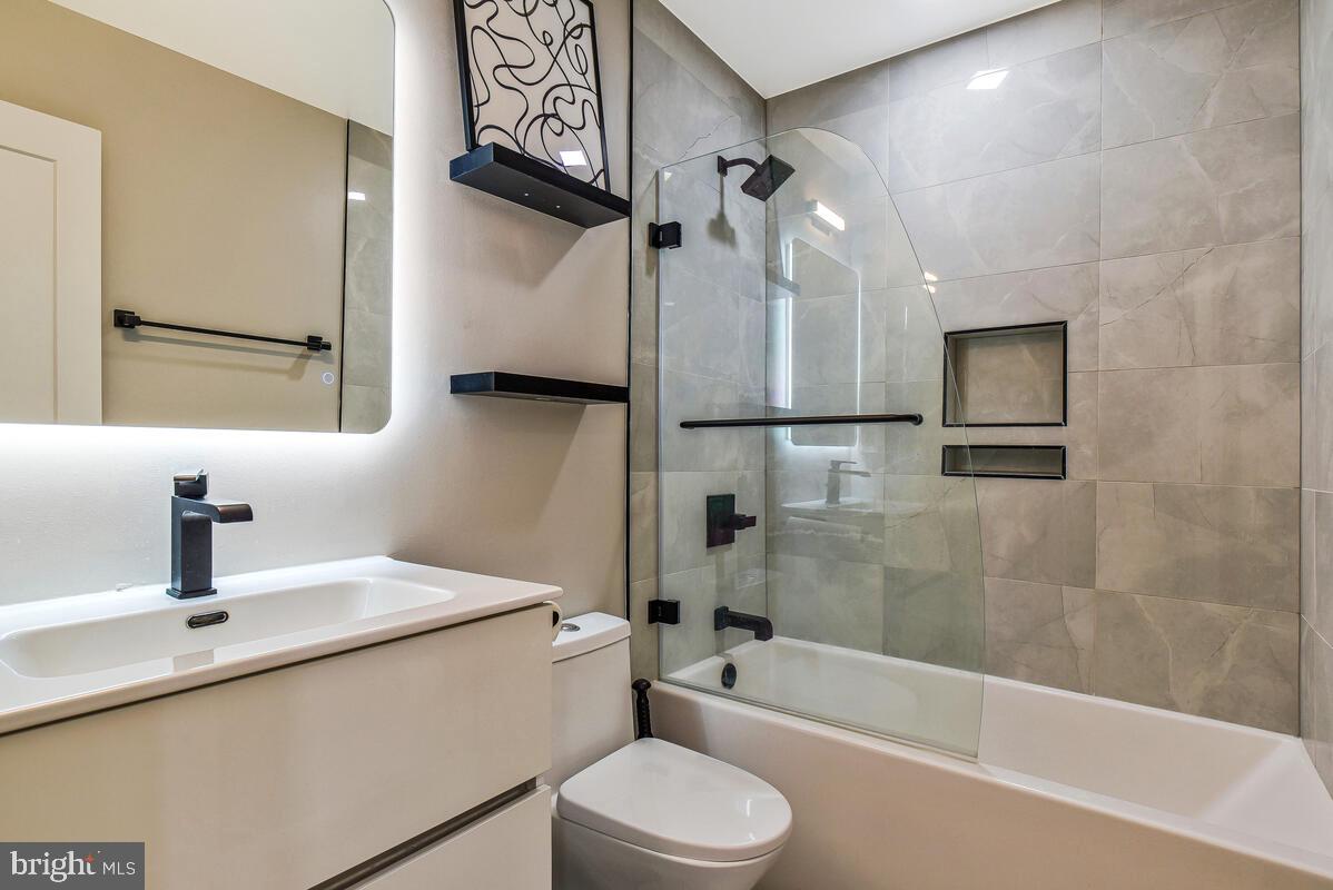 1028 BLADENSBURG RD NE #05, WASHINGTON, District Of Columbia 20002, 2 Bedrooms Bedrooms, ,1 BathroomBathrooms,Residential,For sale,1028 BLADENSBURG RD NE #05,DCDC2194094 MLS # DCDC2194094