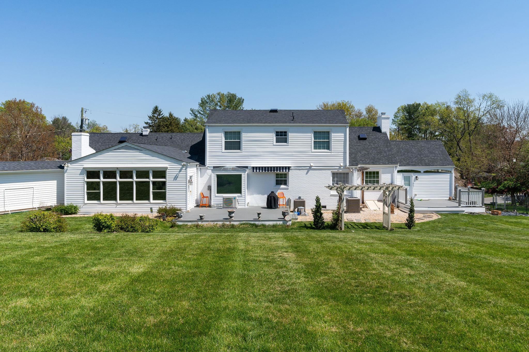 1204 WESTMORELAND DR, STAUNTON, Virginia 24401, 5 Bedrooms Bedrooms, ,4 BathroomsBathrooms,Residential,1204 WESTMORELAND DR,654484 MLS # 654484