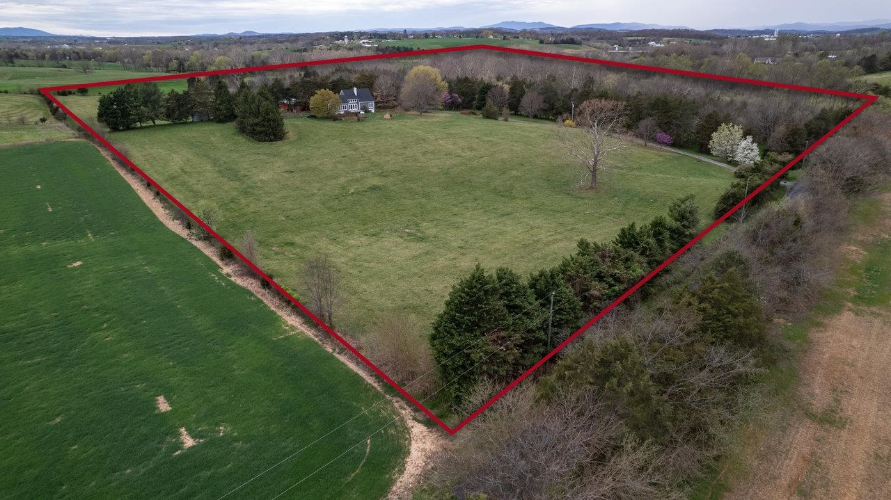 9448 E TIMBER RIDGE RD, GROTTOES, Virginia 24401, 2 Bedrooms Bedrooms, ,3 BathroomsBathrooms,Residential,9448 E TIMBER RIDGE RD,662852 MLS # 662852