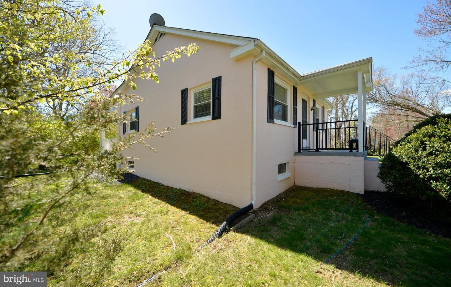 22282 ST LOUIS RD, MIDDLEBURG, Virginia 20117, 2 Bedrooms Bedrooms, ,1 BathroomBathrooms,Residential,For sale,22282 ST LOUIS RD,VALO2090984 MLS # VALO2090984